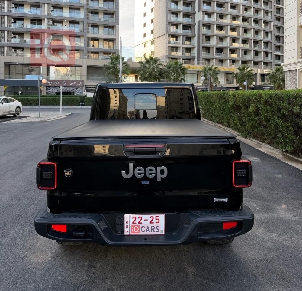 جيب جلاديتور